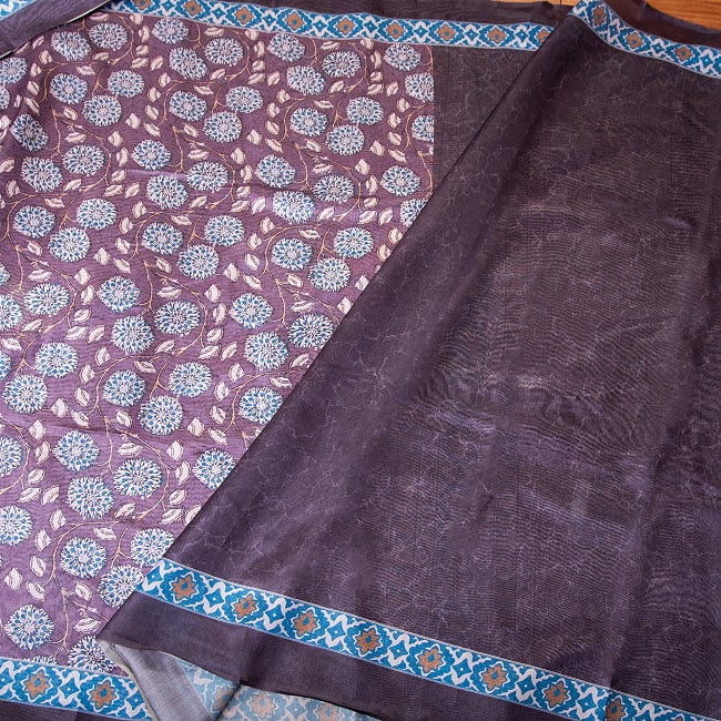 ウッドブロック調 木版柄のプリントサリー 12 - サリー本体に、チョリ用生地が付属しています。切り離してご使用ください