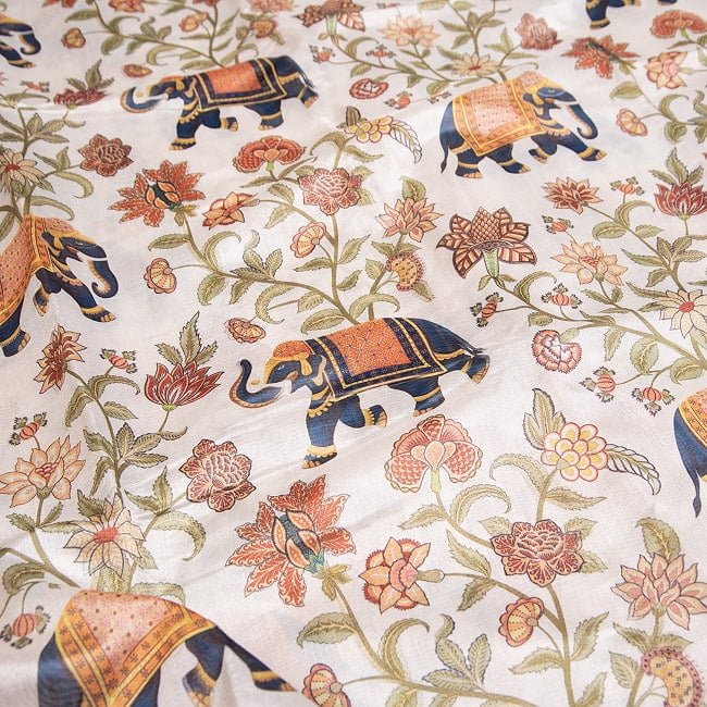 ムガル風 レトロ調 アニマル×ボタニカルプリントサリー 10 - ボディ部分の柄をアップにしてみました