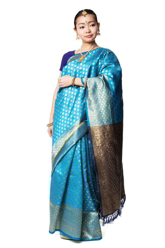 マハラニ風　ゴールデンボーダーのゴージャスサリーの写真サリー,民族衣装,デコレーション布,インド 布,更紗,生地,ファブリック,ゴージャス,ザリ刺繍,インドサリー,saree,インド映画,金襴,金糸,マハラニ,キラキラ