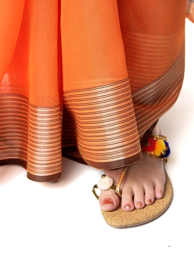 ワイドボーダーの　クラシカル　コットンサリー 9 - 足元はこのようになっています。