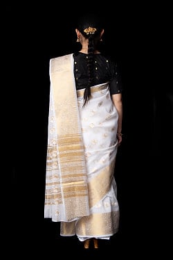 ケララの白いサリー　ゴージャス　ゴールデン　刺繍入り　ケララカサヴ - サブ4