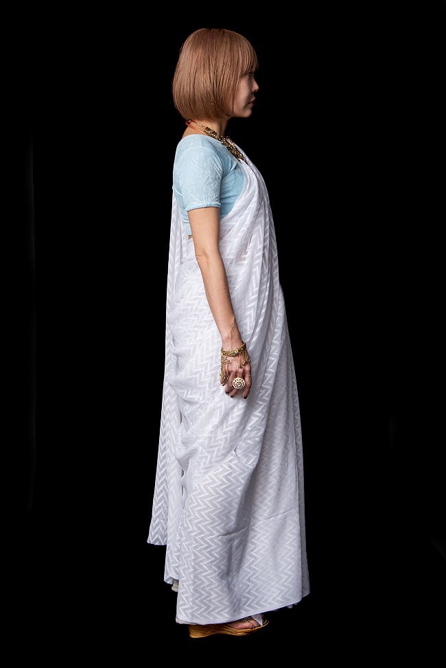 透かし模様の　ホワイトサリー 5 - 真横から見てみました。