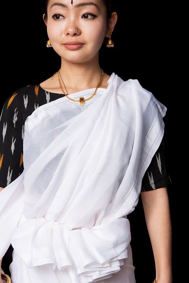 シンプルボーダーの　ホワイトサリー 6 - バストアップ