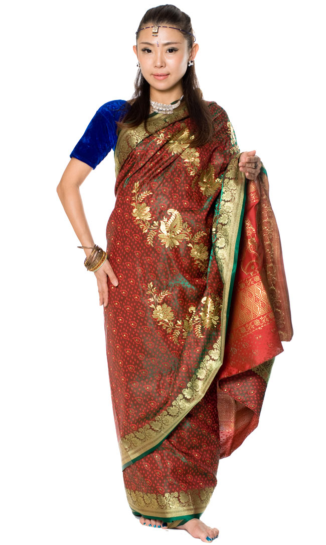 ベナレスのインドサリー【金糸刺繍】 赤×緑の写真