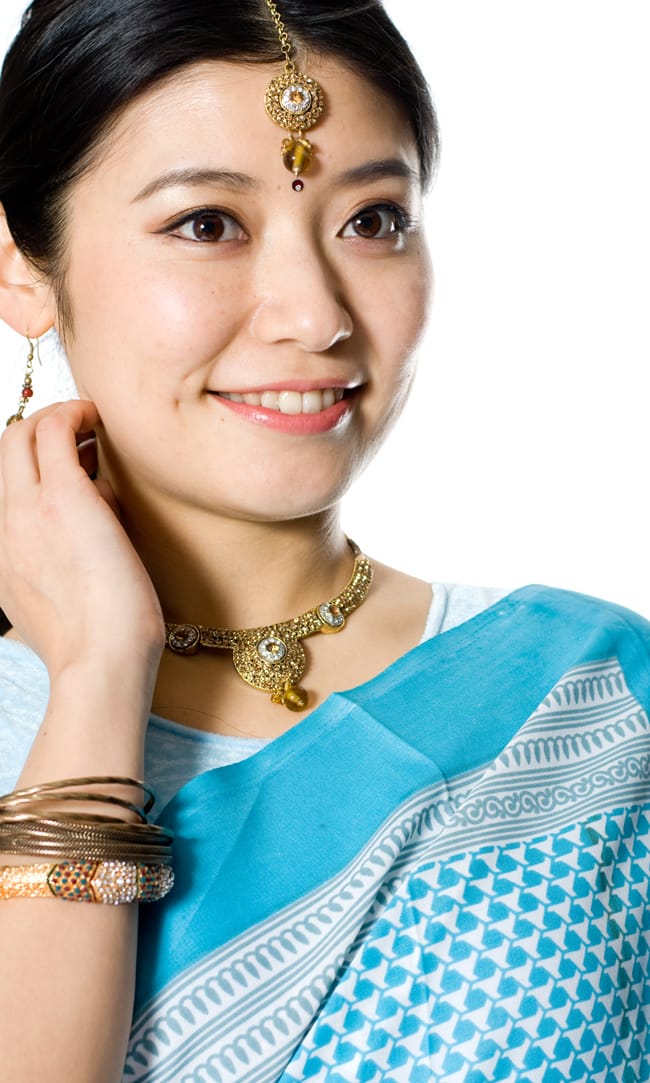 インドサリー【ペイズリー】 全4色 4 - 顔周りをアップにしてみました。