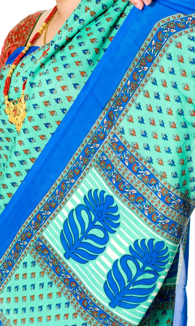 インドサリー【小花】 全4色 6 - 柄の一部をアップにしてみました。生地が柔らかいのでとても着心地が良いです。