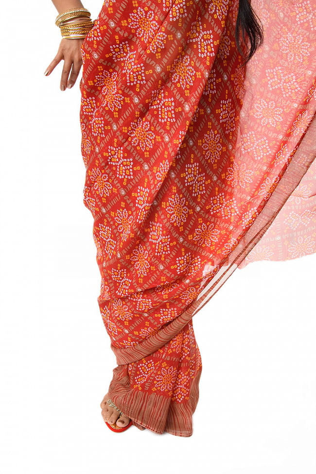 【選べる3着セット】【8色展開】インド伝統模様バンディニプリントのインドサリー 8 - 裾周りの様子です。