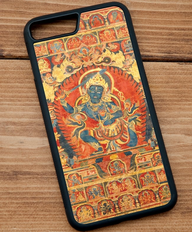 不動明王 アチャラ・ナータ【ティラキタオリジナルiPhone7 Plusケース】 2 - 黒のTPUケースではこのような感じになります。