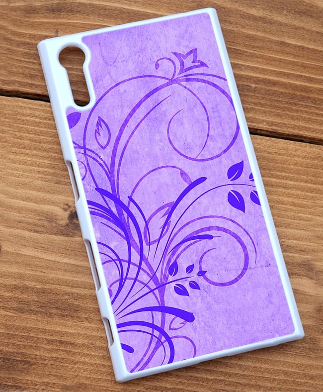 フローリッシュデザイン（紫）【ティラキタオリジナルSony Xperia XZケース】 3 - 白のケースではこのような感じになります。