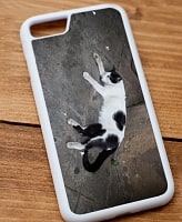 昼寝する猫のスマホケース【ティラキタオリジナルiPhone7/7s/8ケース】の商品写真