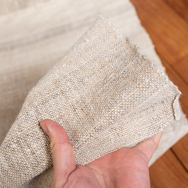【1m切り売り】ワイルドヘンプの手織り布地 - 幅77cm前後 6 - 手織りのため多少の歪みがあります。
