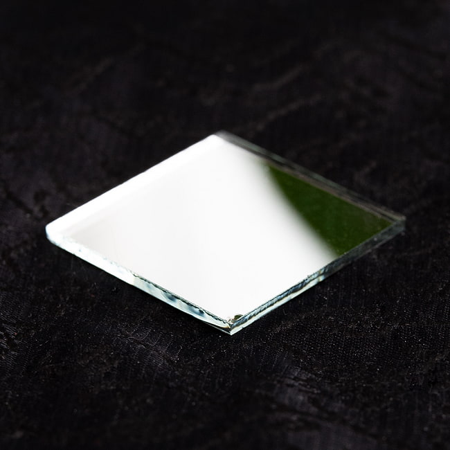 【およそ22枚入】正方形鏡セット たてよこ 約3.1cmx.3.1cm 3 - 拡大してみました