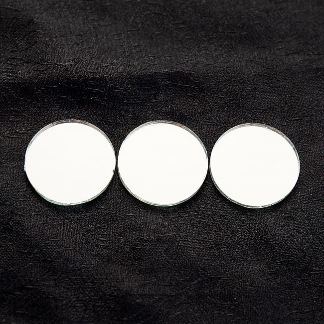 【およそ40枚入り】丸型鏡セット　直径25mm 4 - 並べるとこんな感じです。微妙に形が違うのがインドならでは！
