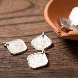 インドの古いコイン 5パイサのレプリカコインパーツセット [50g およそ10-20個程度]