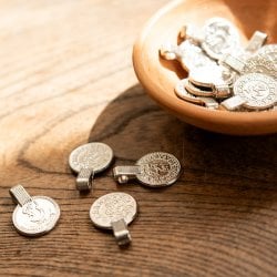 インドのレプリカコインパーツセット [50g およそ15個程度]