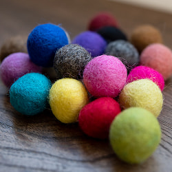手作りのぬくもりがあたたかい　ウールのフェルトボール25mm - サブ2