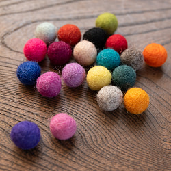 手作りのぬくもりがあたたかい　ウールのフェルトボール15mm - サブ2