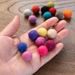 手作りのぬくもりがあたたかい　ウールのフェルトボール15mm - サブ3