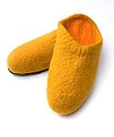 ふわふわフェルトのルームスリッパ - オレンジ色の商品写真