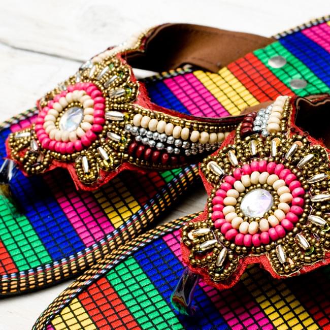 インドビーズのビーチサンダル 2 - 鼻緒部分をアップにしてみました。