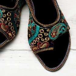 インドのサンダル - 【親指あり-踵ゴム】の商品写真