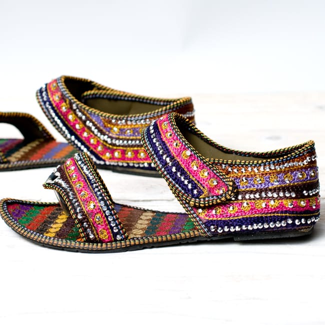 インドのフラットサンダル 4 - 横からのイメージです。