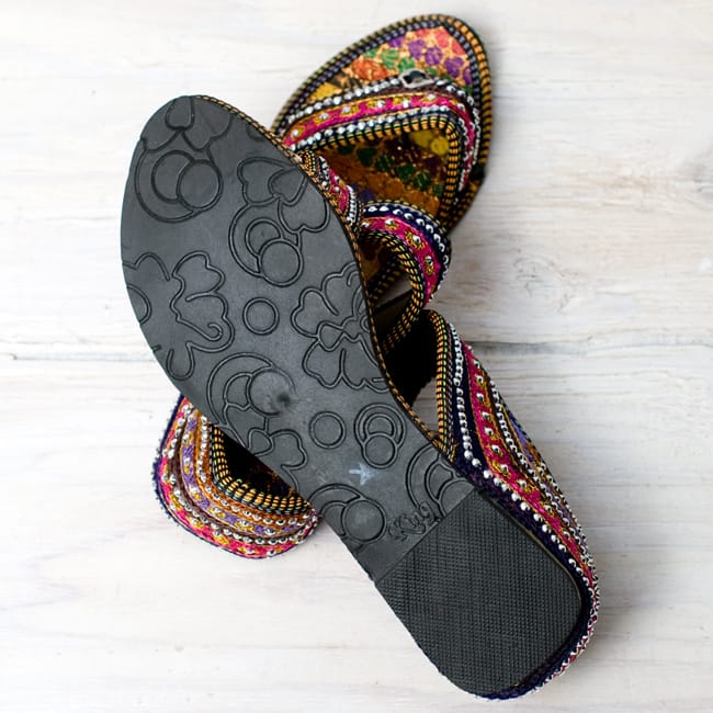 インドのフラットサンダル 6 - 裏側はこんなかんじです。