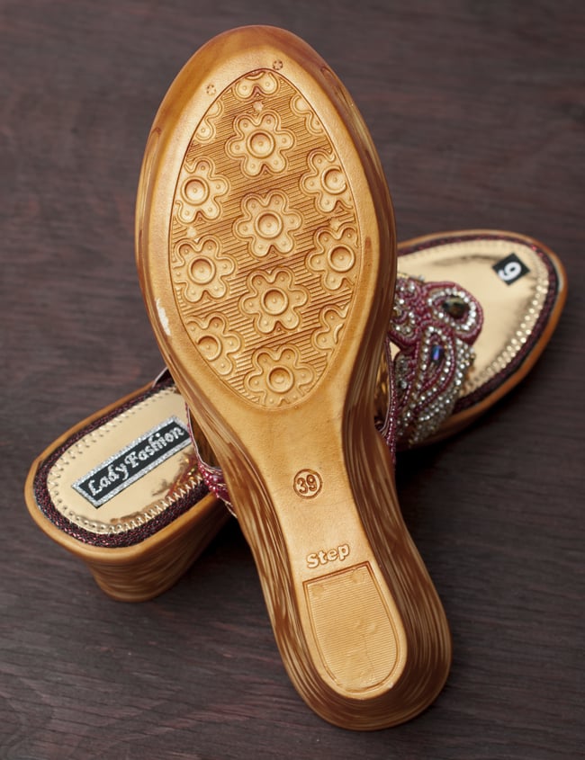 インドのゴージャスサンダル - ゴールデンインソール 8 - 裏面の様子です。滑りが気になる場合は別途ソールをつけてご使用ください。