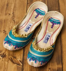 ゴージャス刺繍のマハラニフラットシューズの商品写真