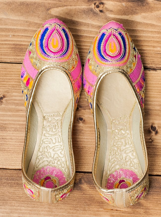 ゴージャス刺繍のマハラニフラットシューズ 6 - 上からの写真です。