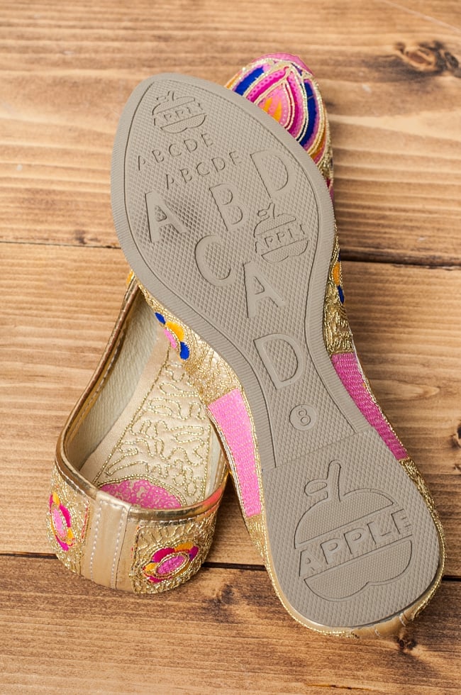 ゴージャス刺繍のマハラニフラットシューズ 7 - 裏面はこのようになっています。