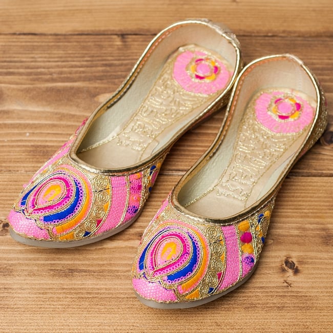 ゴージャス刺繍のマハラニフラットシューズの写真フラットシューズ,パンプス,靴,ペッタンコ靴,インド 靴