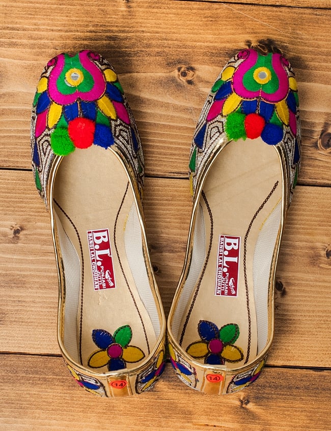 ゴージャス刺繍のマハラニフラットシューズ 6 - 上からの写真です。