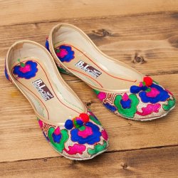 ゴージャス刺繍のマハラニフラットシューズの商品写真