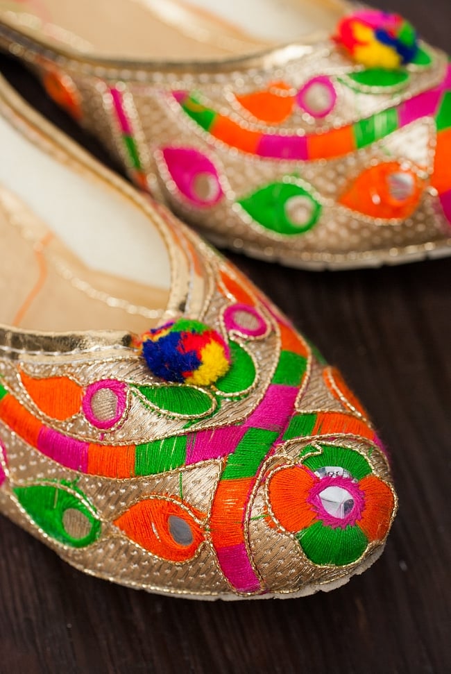 ゴージャス刺繍のマハラニフラットシューズ 3 - 角度を変えてみてみました。