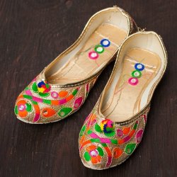 ゴージャス刺繍のマハラニフラットシューズの商品写真