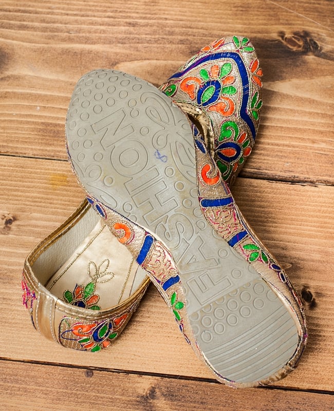 ゴージャス刺繍のマハラニフラットシューズ 7 - 裏面はこのようになっています。