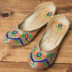 ゴージャス刺繍のマハラニフラットシューズの商品写真