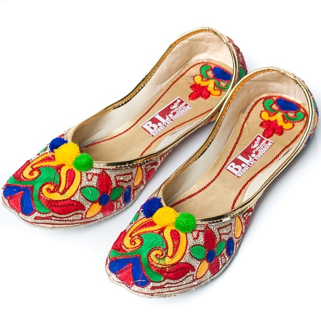 ゴージャス刺繍のマハラニフラットシューズの写真1枚目です。全体写真です。キュートなパンプスです。フラットシューズ,パンプス,靴,ペッタンコ靴,インド 靴