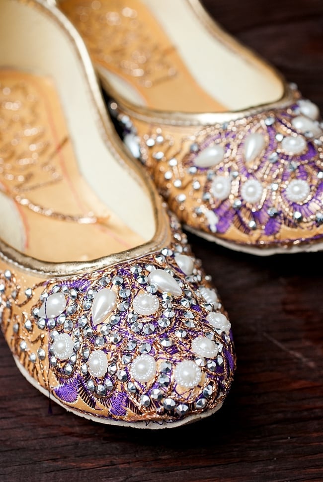 ゴージャス刺繍のマハラニフラットシューズ 3 - 角度を変えてみてみました。