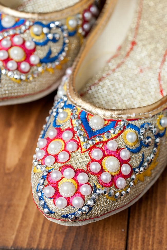 ゴージャス刺繍のマハラニフラットシューズ 3 - 角度を変えてみてみました。