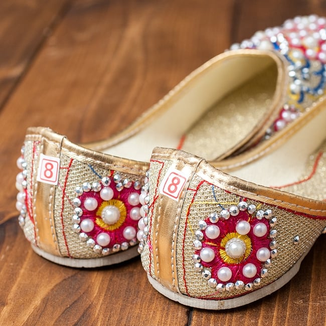 ゴージャス刺繍のマハラニフラットシューズ 5 - かかと部分の様子です。