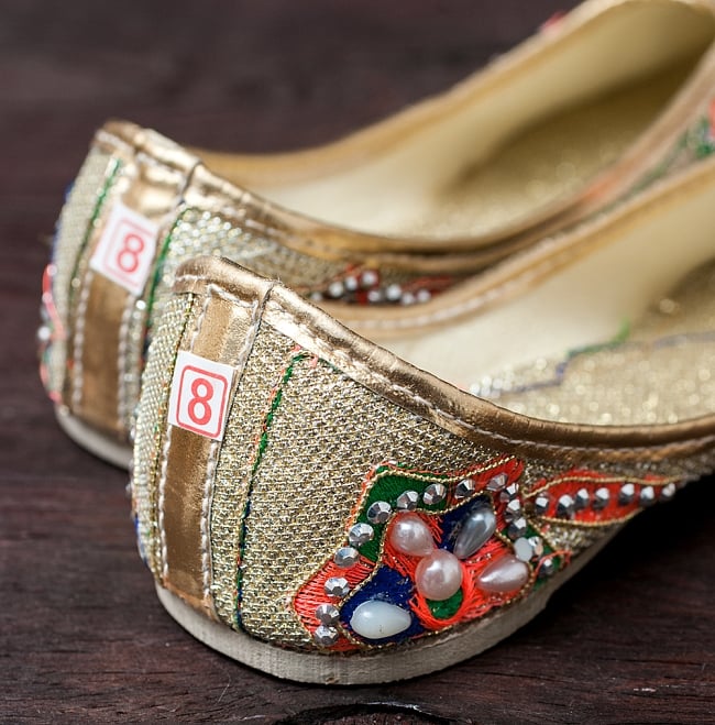 ゴージャス刺繍のマハラニフラットシューズ 5 - かかと部分の様子です。