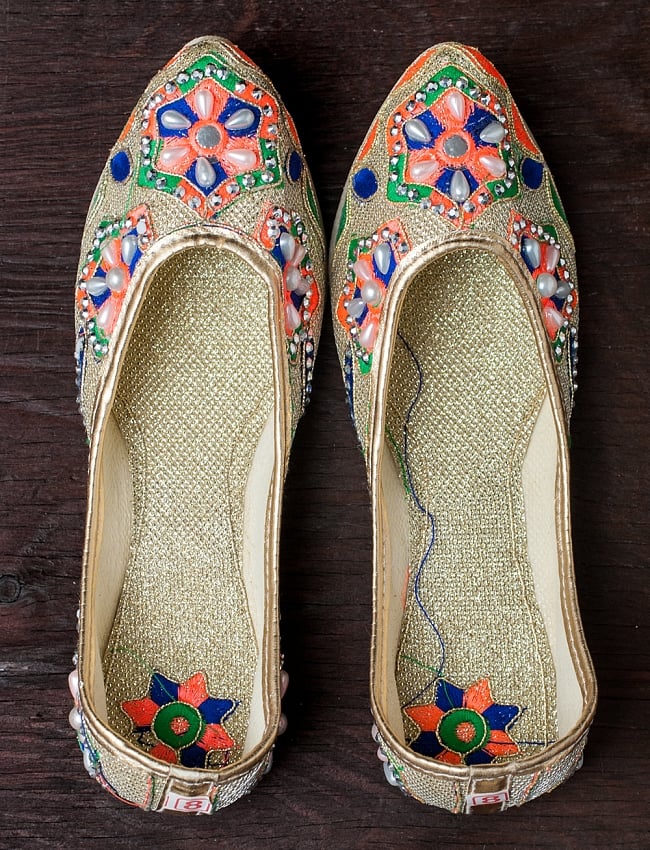 ゴージャス刺繍のマハラニフラットシューズ 6 - 上からの写真です。