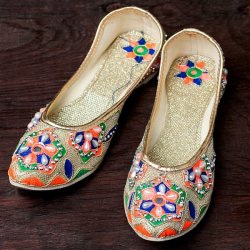 ゴージャス刺繍のマハラニフラットシューズの商品写真