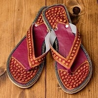 インドのカラフル刺繍ビーチサンダルの商品写真