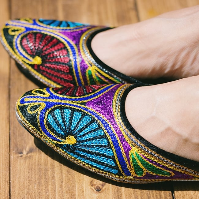 インド　刺繍　サンダル　エスニック インドのカラフル刺繍スリッパサンダル の通販 - TIRAKITA.COM