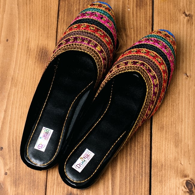 インドのカラフル刺繍スリッパサンダル 6 - 上からの写真です