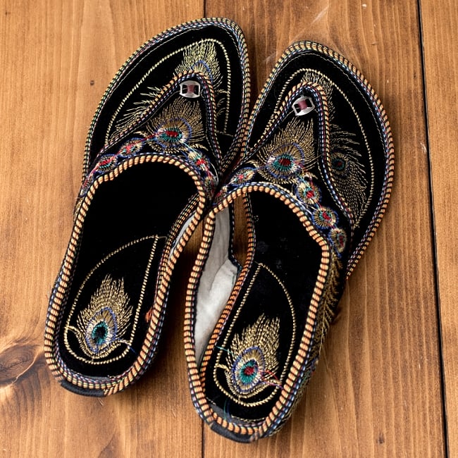 インドのカラフル刺繍トングサンダル - 【ヒール付き】 6 - 上からの写真です