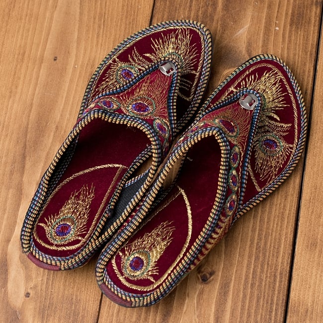 インドのカラフル刺繍トングサンダル - 【ヒール付き】 6 - 上からの写真です
